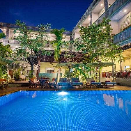 Reveal Angkor Hotel Ciudad de Siem Riep Exterior foto