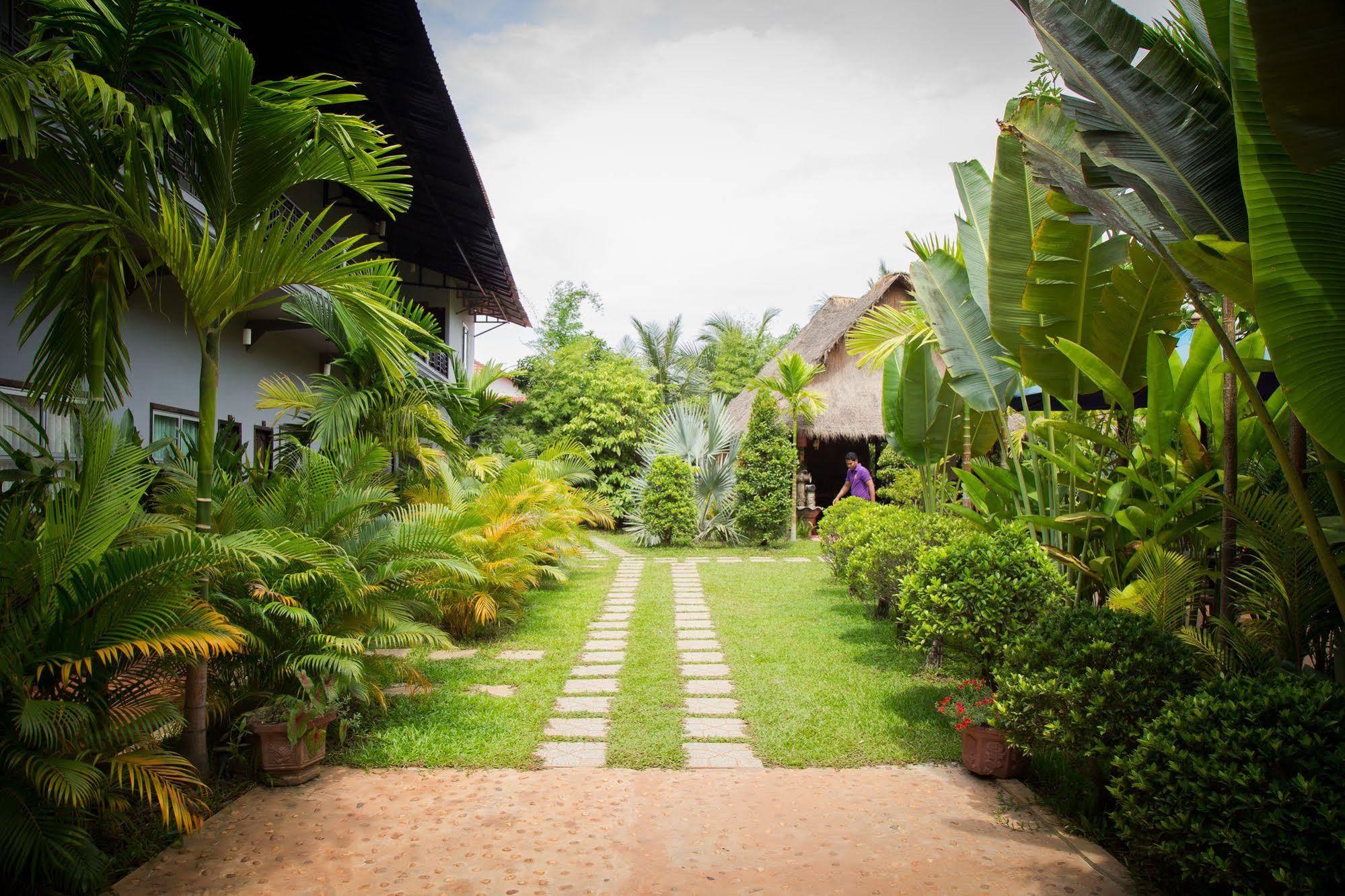 Reveal Angkor Hotel Ciudad de Siem Riep Exterior foto