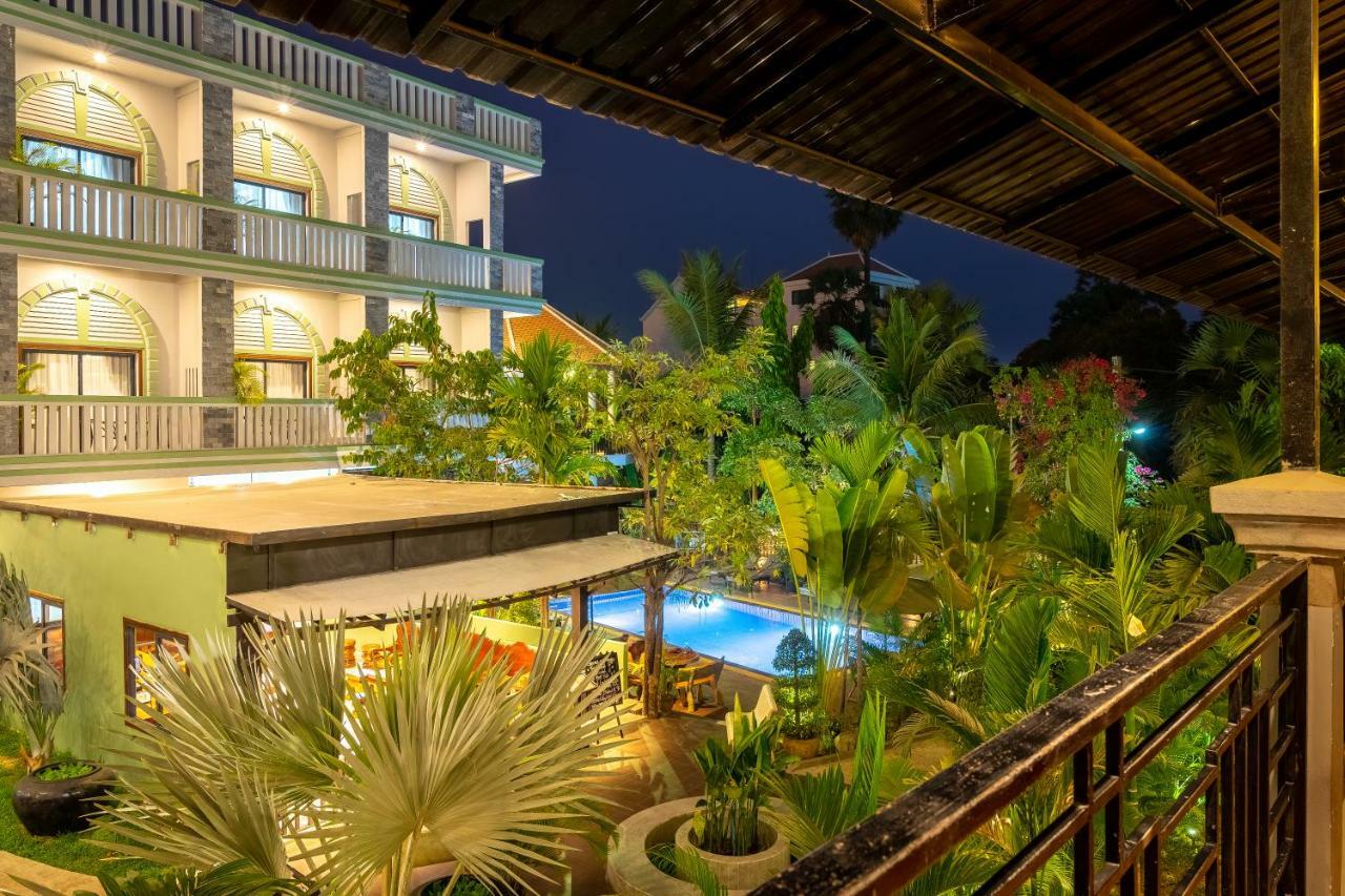 Reveal Angkor Hotel Ciudad de Siem Riep Exterior foto
